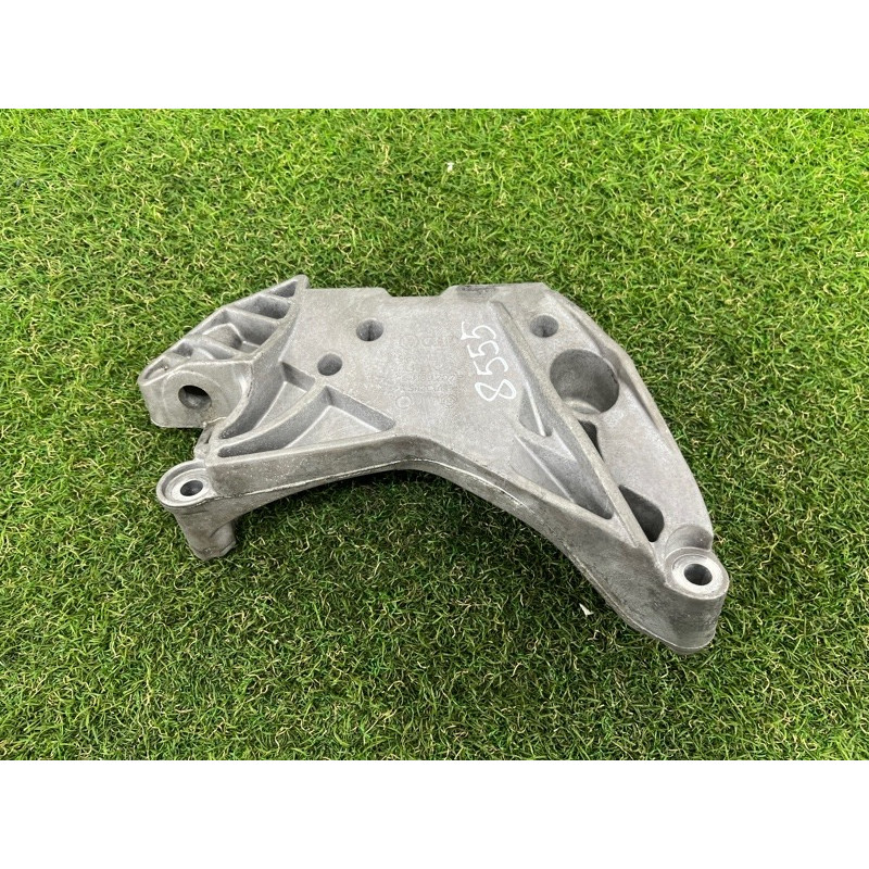 Кронштейн подушки двигателя (кронштейны двигателя) AUDI A3 8V 2015 1.8 06J199207P