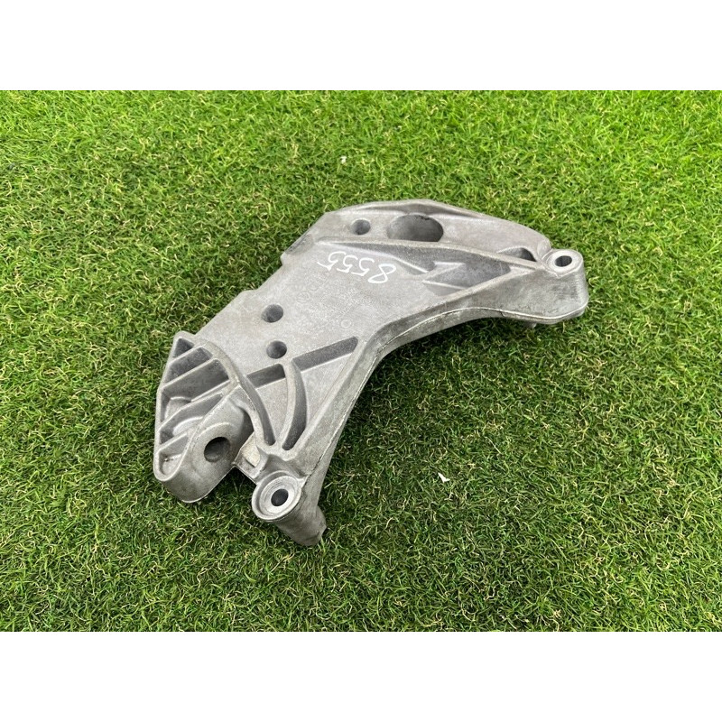 Кронштейн подушки двигателя (кронштейны двигателя) AUDI A3 8V 2015 1.8 06J199207P