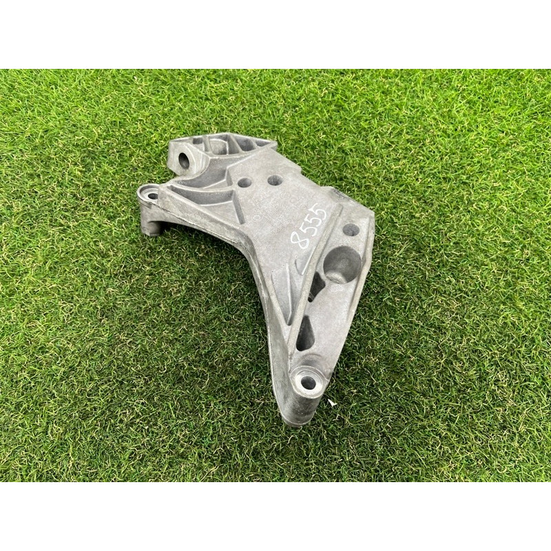 Кронштейн подушки двигателя (кронштейны двигателя) AUDI A3 8V 2015 1.8 06J199207P