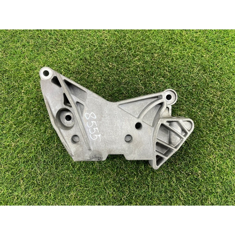 Кронштейн подушки двигателя (кронштейны двигателя) AUDI A3 8V 2015 1.8 06J199207P