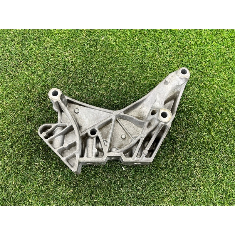 Кронштейн подушки двигателя (кронштейны двигателя) AUDI A3 8V 2015 1.8 06J199207P