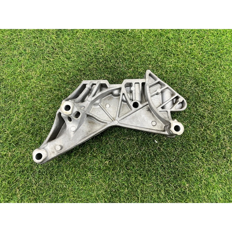 Кронштейн подушки двигателя (кронштейны двигателя) AUDI A3 8V 2015 1.8 06J199207P