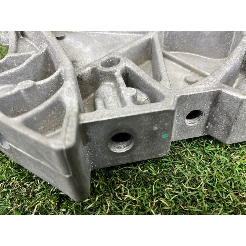 Кронштейн подушки двигателя (кронштейны двигателя) AUDI A3 8V 2015 1.8 06J199207P