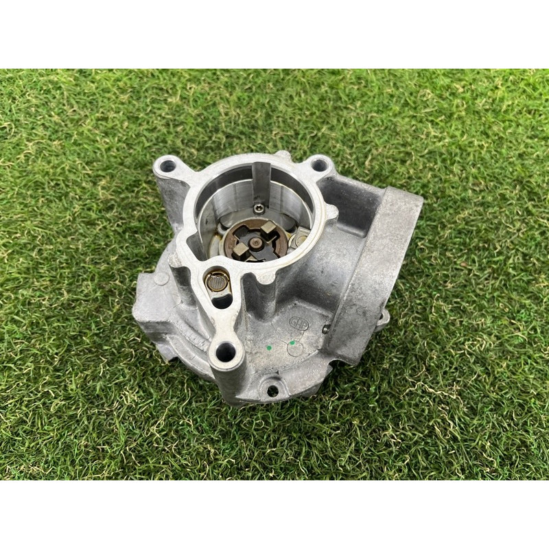 Вакуумный насос (тормозная система) AUDI A3 8V 2018 2.0 CZRA 06K145100AE