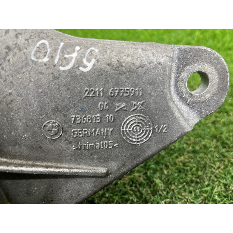 Кронштейн подушки двигателя (кронштейны двигателя) BMW 5-series F10 2011 3.0 22116775911