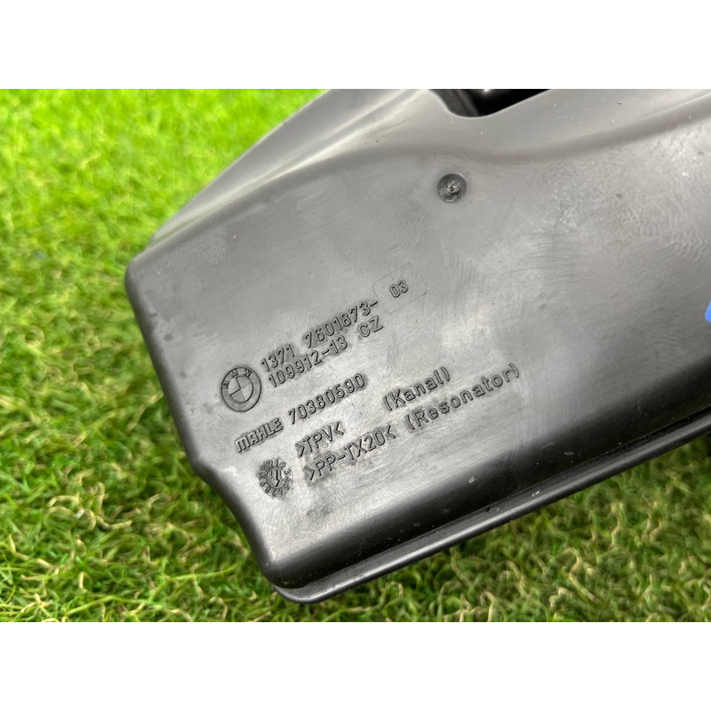 Резонатор воздушный (впускная система) BMW X3 F25 2012 3.0 13717601873