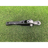 Кріплення подушки двигуна