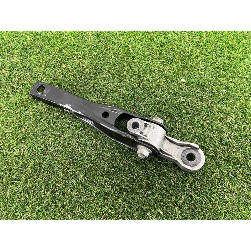 Кронштейн подушки двигателя (кронштейны двигателя) AUDI A3 8V 2018 2.0 CZRA 5Q0199855AB