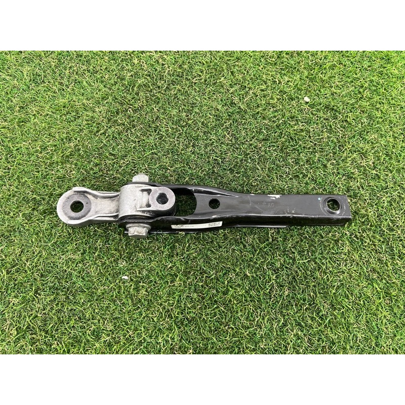 Кронштейн подушки двигателя (кронштейны двигателя) AUDI A3 8V 2018 2.0 CZRA 5Q0199855AB