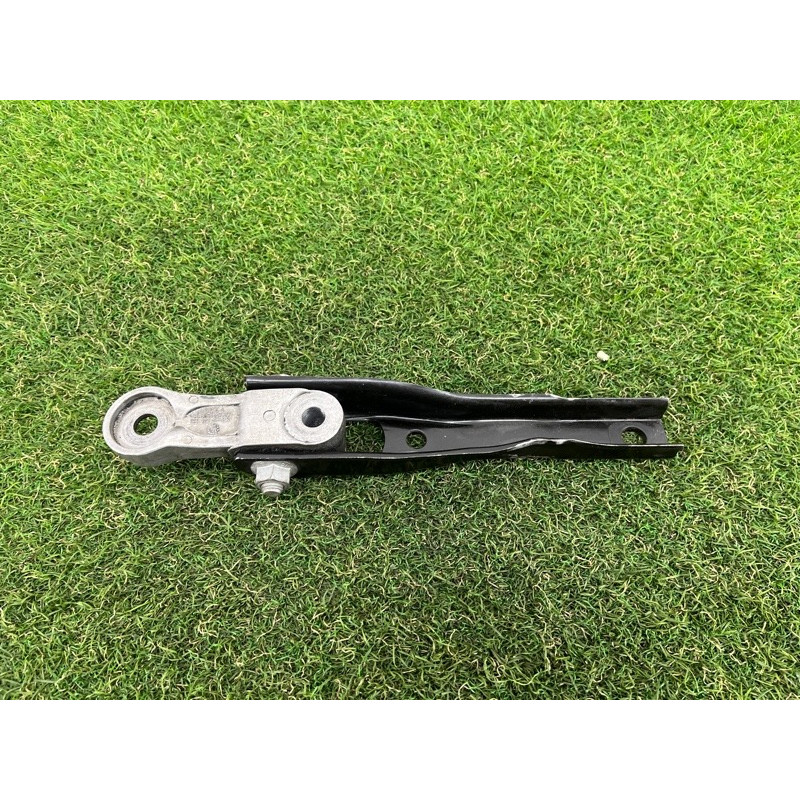 Кронштейн подушки двигателя (кронштейны двигателя) AUDI A3 8V 2018 2.0 CZRA 5Q0199855AB