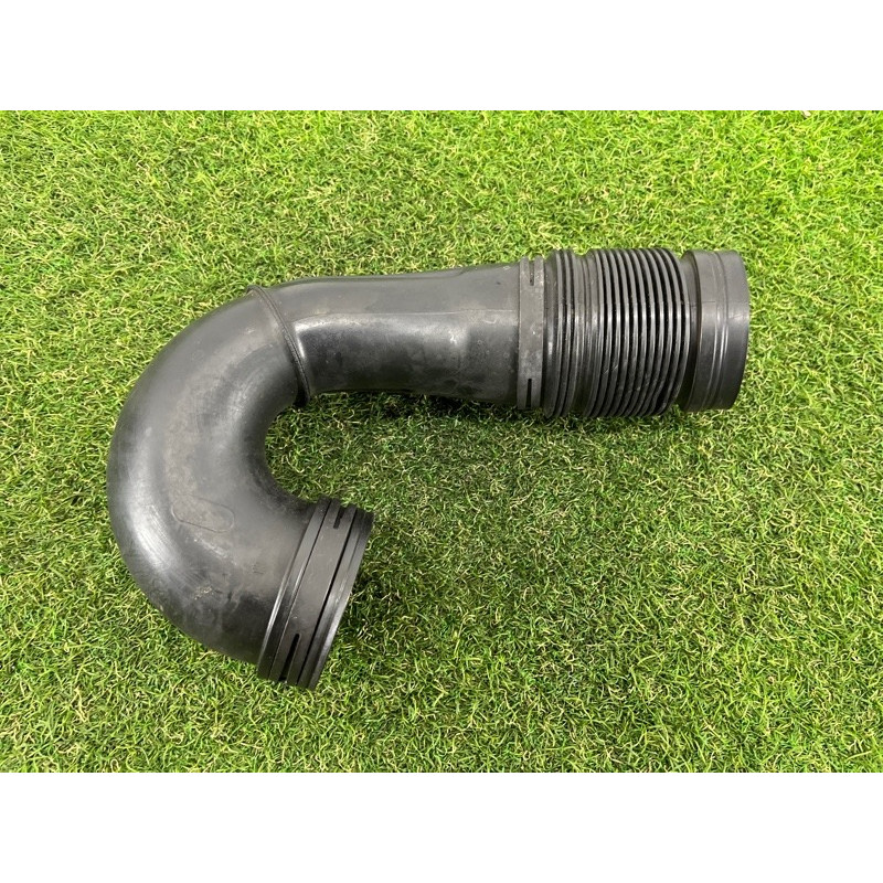 Патрубок воздушного фильтра (впускная система) Volkswagen Touareg FL 2015 3.6 7P6129684B