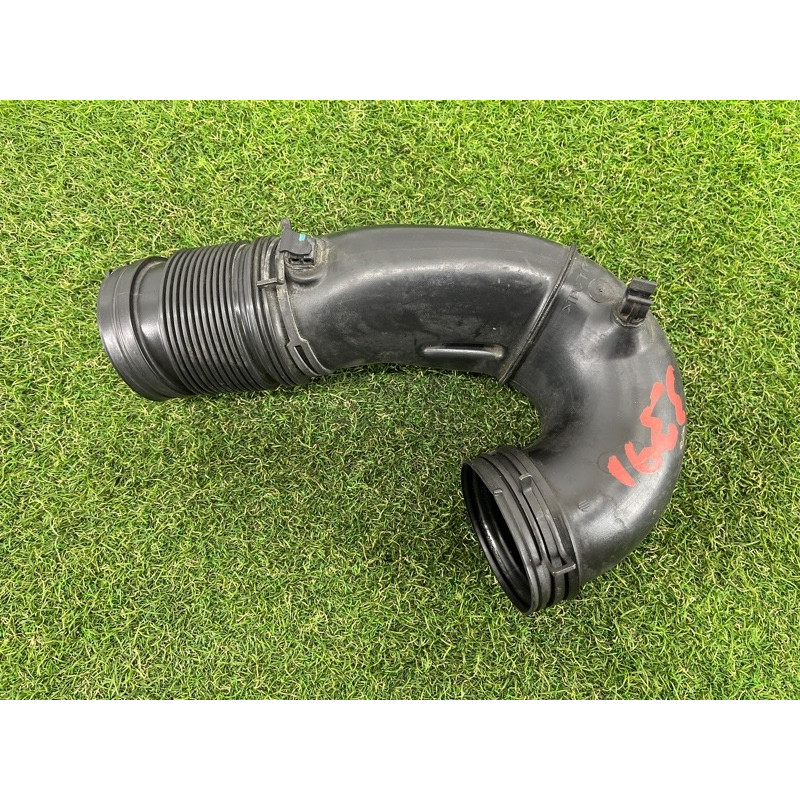 Патрубок воздушного фильтра (впускная система) Volkswagen Touareg FL 2015 3.6 7P6129684B