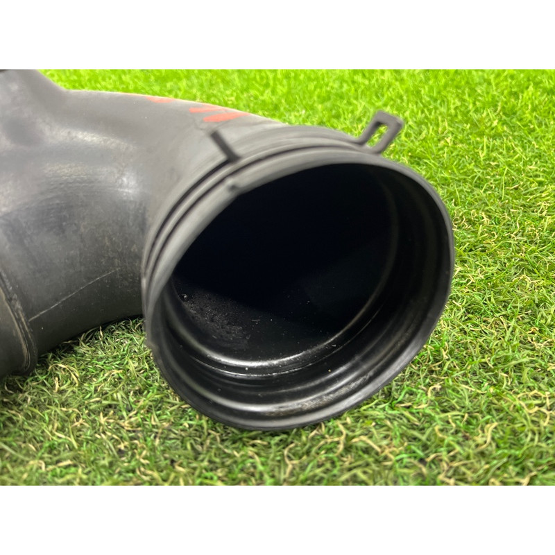 Патрубок повітряного фільтра (подача палива) Volkswagen Touareg FL 2015 3.6 7P6129684B