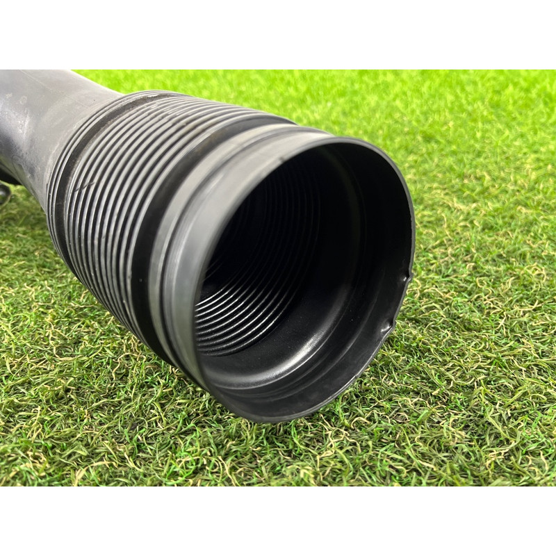 Патрубок воздушного фильтра (впускная система) Volkswagen Touareg FL 2015 3.6 7P6129684B