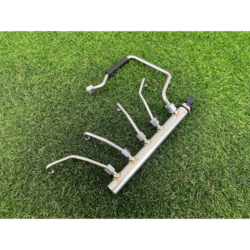 Топливная рампа (топливная система) BMW 2-series F22 2015 2.0 13537585411