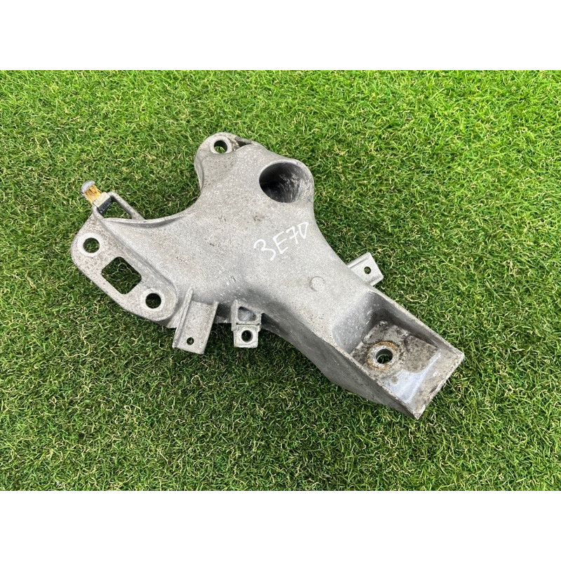 Кронштейн подушки двигателя (кронштейны двигателя) BMW X5 E70 2008 3.0 N52N 22116772673