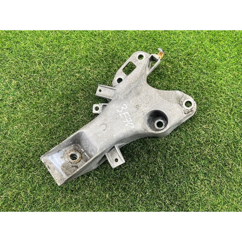 Кронштейн подушки двигателя (кронштейны двигателя) BMW X5 E70 2008 3.0 N52N 22116772673