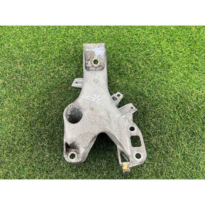 Кронштейн подушки двигателя (кронштейны двигателя) BMW X5 E70 2008 3.0 N52N 22116772673