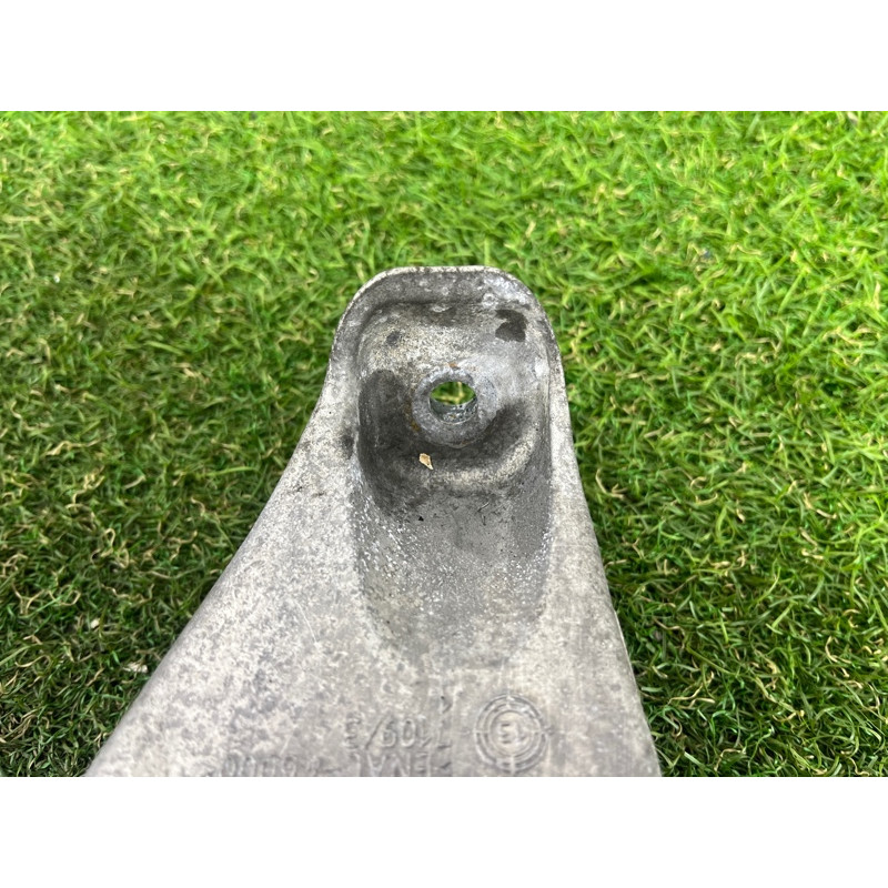 Кронштейн подушки двигателя (кронштейны двигателя) BMW 2-series F22 2015 2.0 22116788609