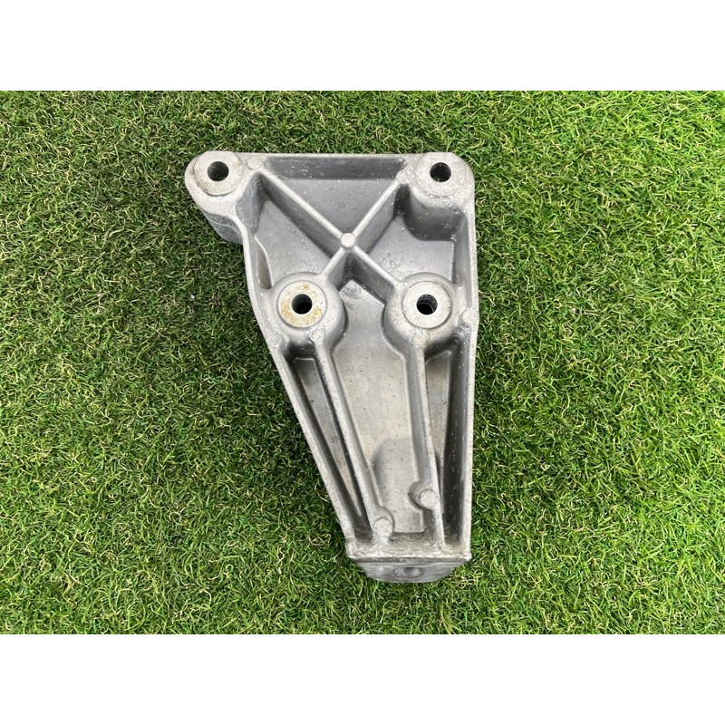 Кронштейн подушки двигателя (кронштейны двигателя) BMW 2-series F22 2015 2.0 22116788609