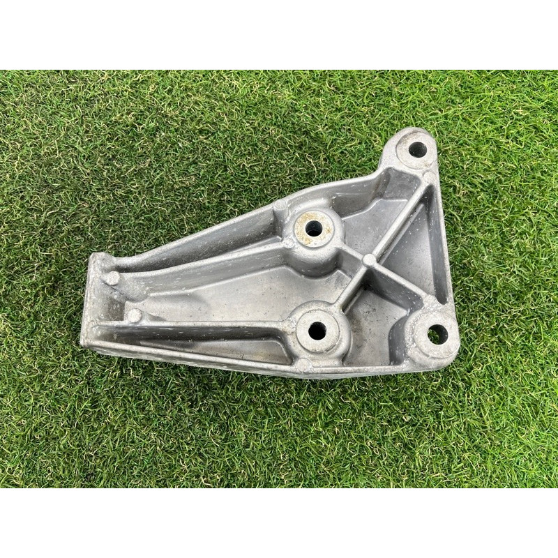 Кронштейн подушки двигателя (кронштейны двигателя) BMW 2-series F22 2015 2.0 22116788609