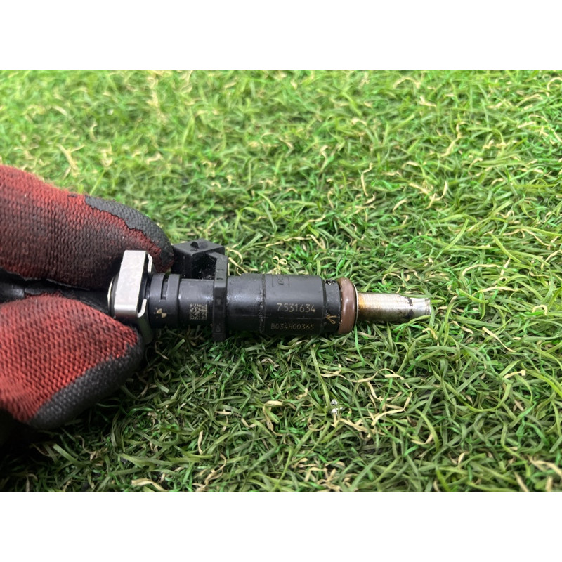 Форсунка топливная (топливная система) BMW 5-series F10 2011 3.0 13537531634