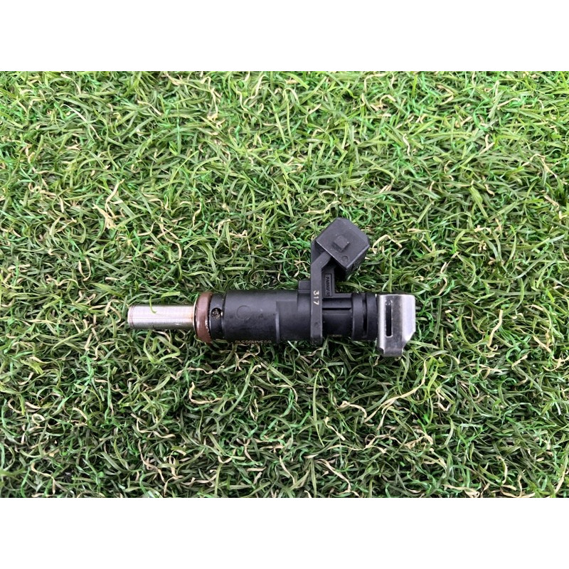 Форсунка топливная (топливная система) BMW 5-series F10 2011 3.0 13537531634