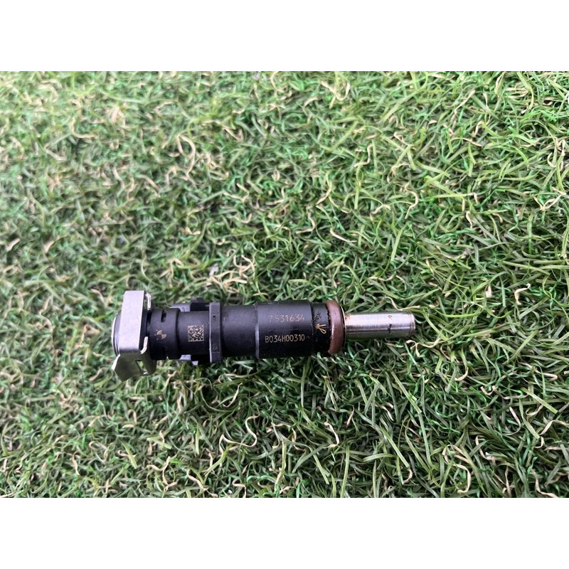 Форсунка топливная (топливная система) BMW 5-series F10 2011 3.0 13537531634