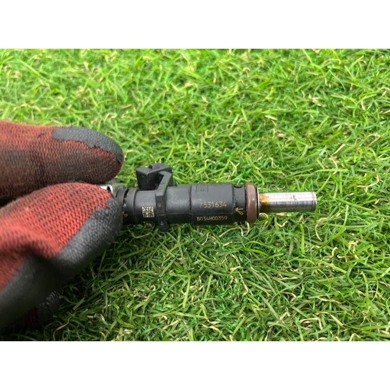 Форсунка топливная (топливная система) BMW 5-series F10 2011 3.0 13537531634