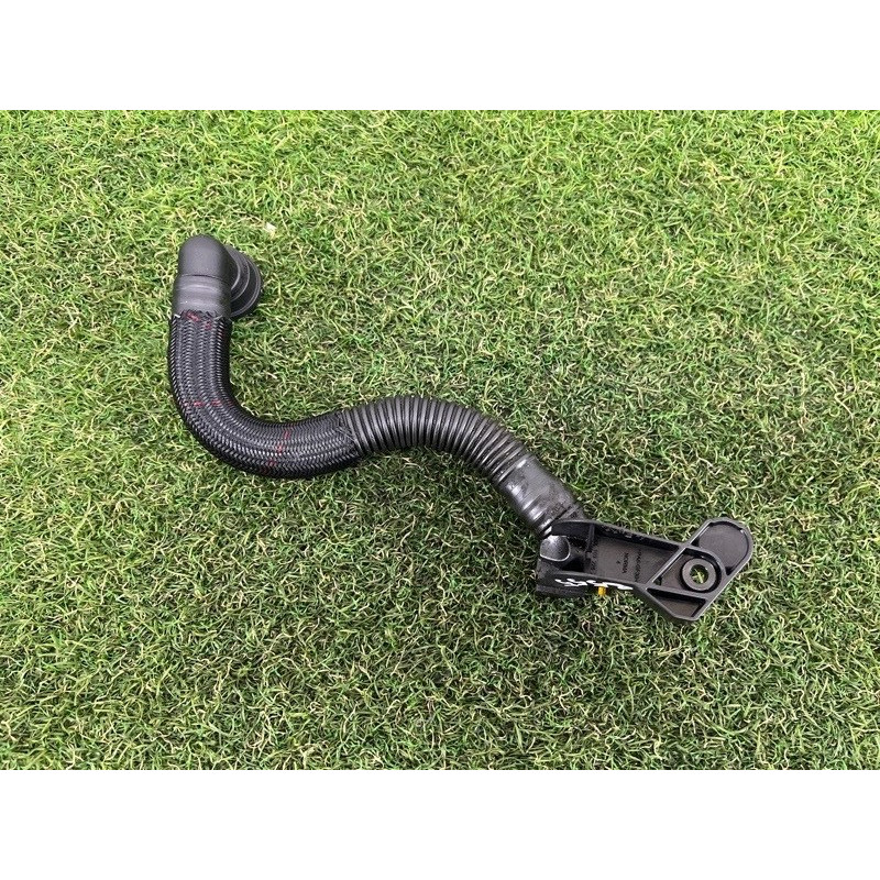 Трубка вентиляции картерных газов (двигатель и элементы) AUDI A3 8V 2015 1.8 06K103213B