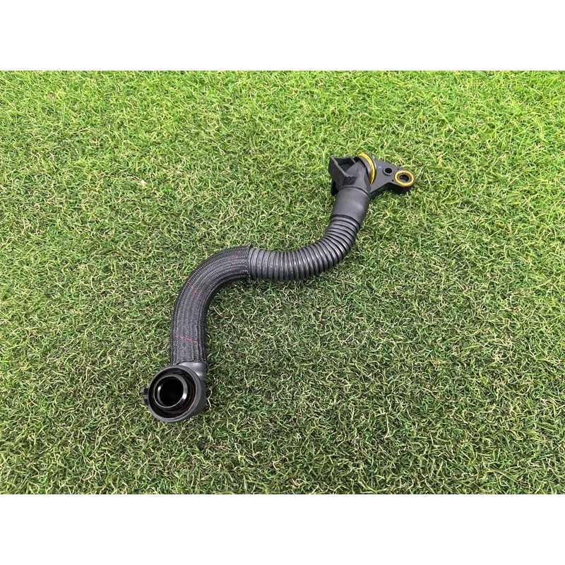 Трубка вентиляции картерных газов (двигатель и элементы) AUDI A3 8V 2018 2.0 CZRA 06K103213K