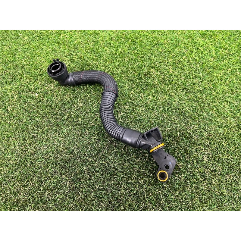 Трубка вентиляции картерных газов (двигатель и элементы) AUDI A3 8V 2018 2.0 CZRA 06K103213K