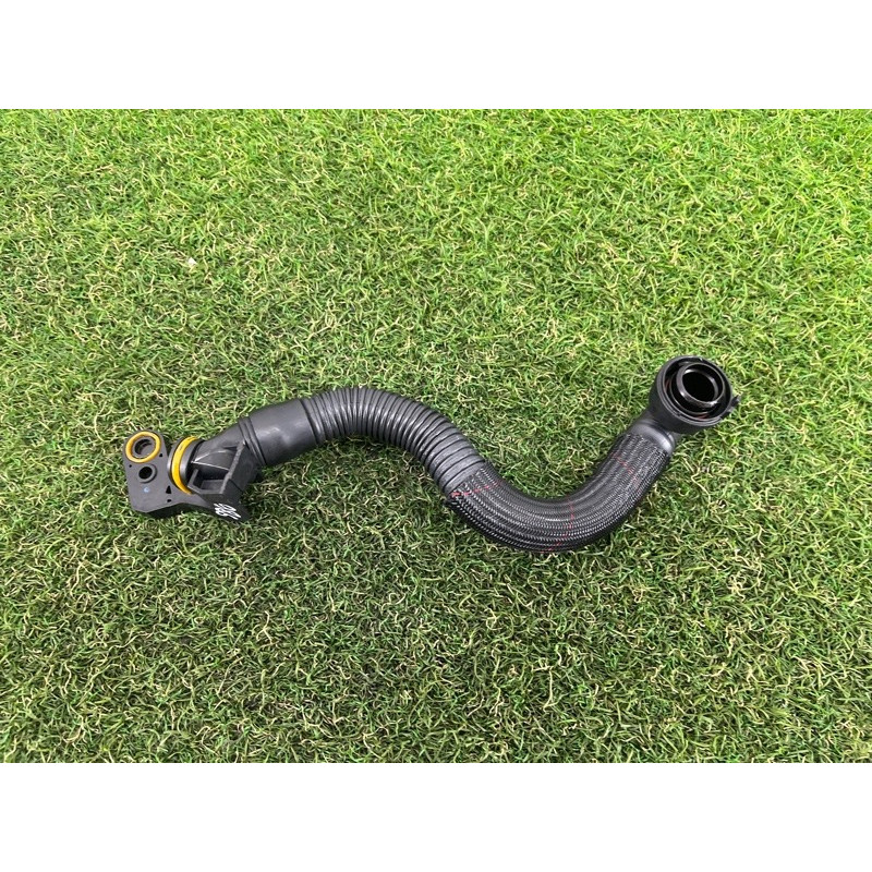 Трубка вентиляции картерных газов (двигатель и элементы) AUDI A3 8V 2018 2.0 CZRA 06K103213K