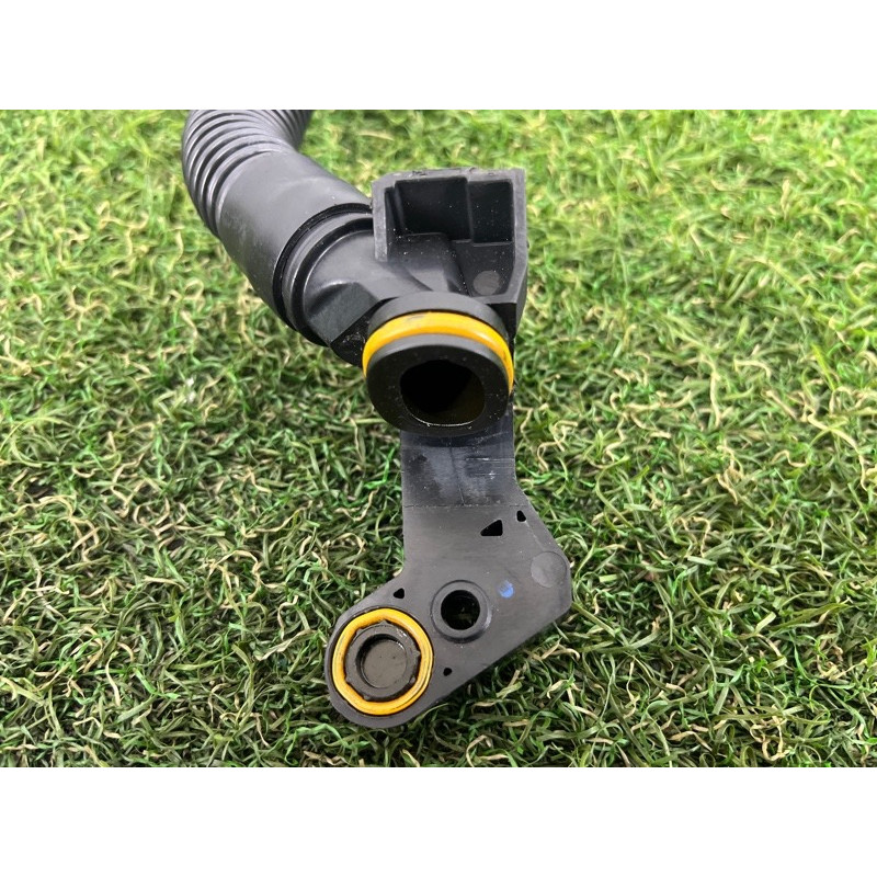 Трубка вентиляции картерных газов (двигатель и элементы) AUDI A3 8V 2018 2.0 CZRA 06K103213K