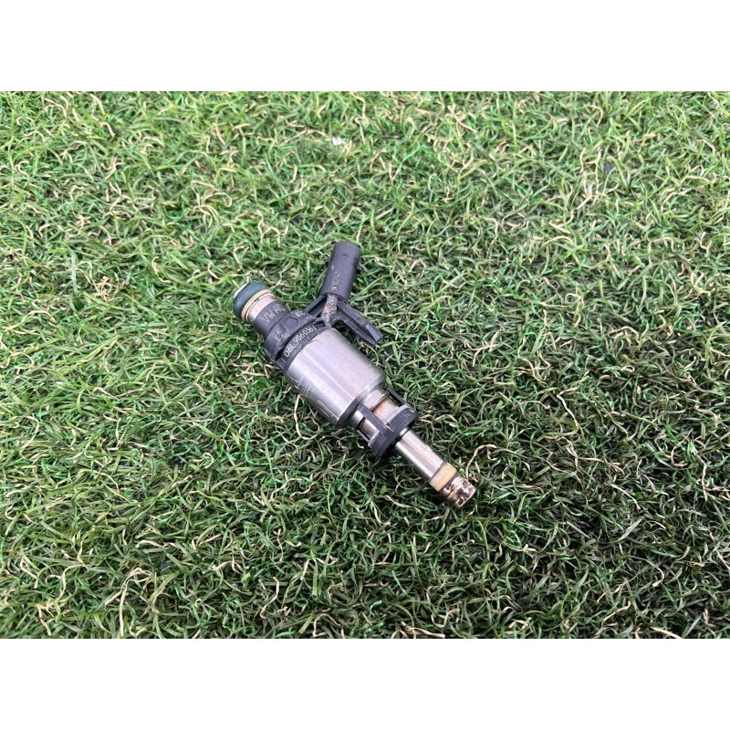 Форсунка топливная (топливная система) AUDI A3 8V 2015 1.8 06L906036J