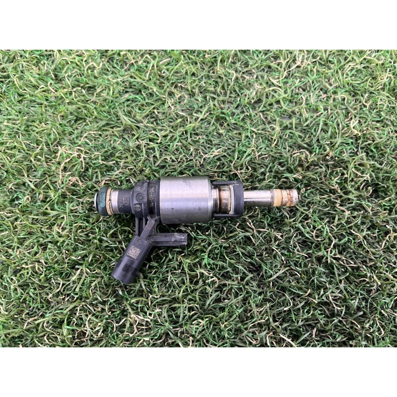 Форсунка топливная (топливная система) AUDI A3 8V 2015 1.8 06L906036J