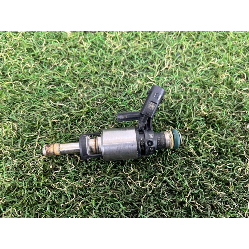 Форсунка топливная (топливная система) AUDI A3 8V 2015 1.8 06L906036J