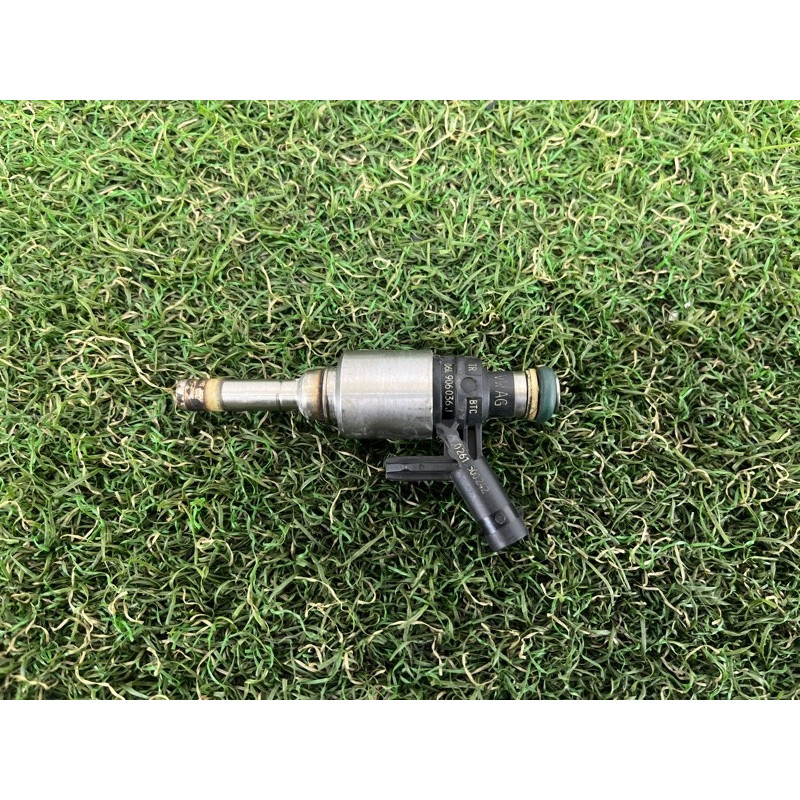 Форсунка топливная (топливная система) AUDI A3 8V 2015 1.8 06L906036J