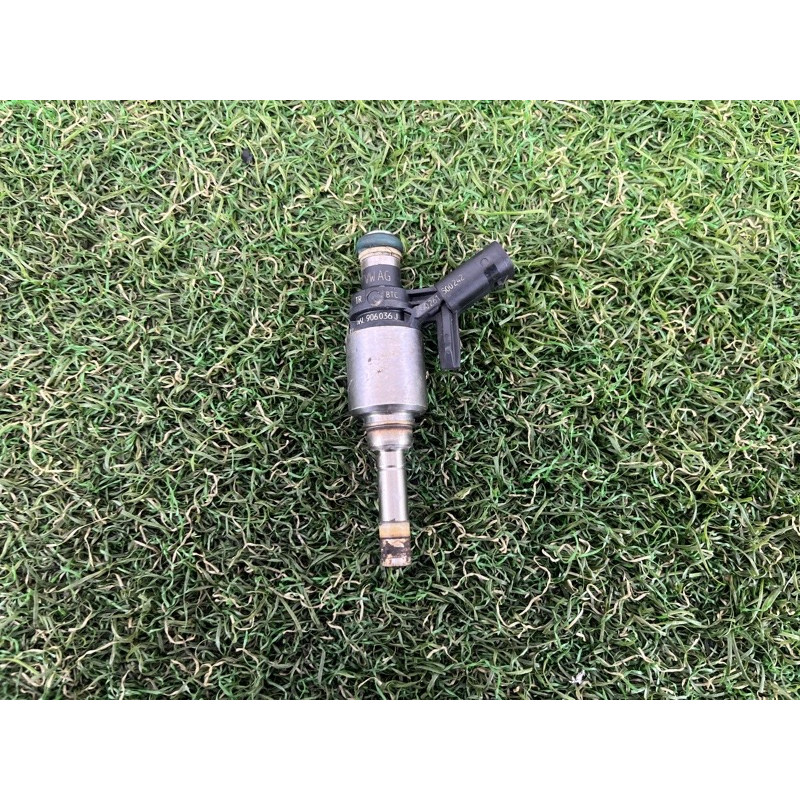 Форсунка топливная (топливная система) AUDI A3 8V 2015 1.8 06L906036J