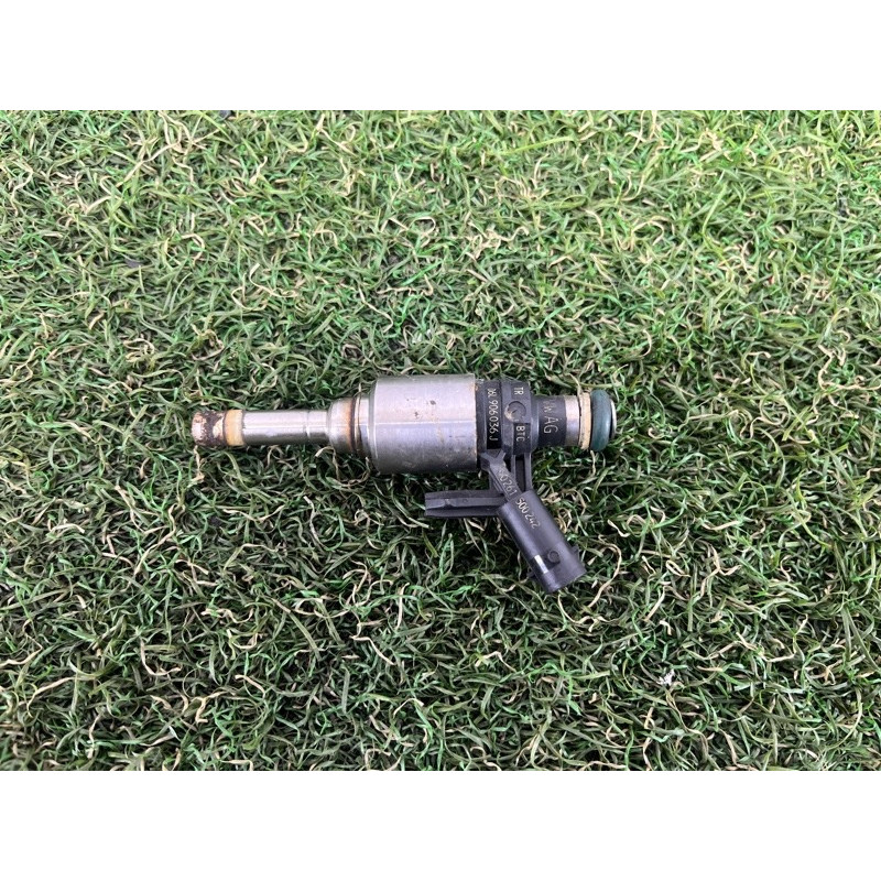 Форсунка топливная (топливная система) AUDI A3 8V 2015 1.8 06L906036J