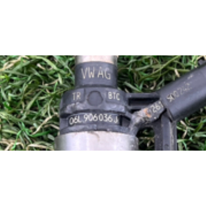 Форсунка топливная (топливная система) AUDI A3 8V 2015 1.8 06L906036J