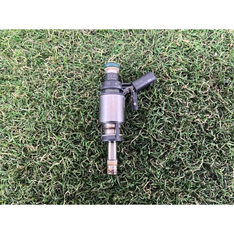 Форсунка топливная (топливная система) AUDI A3 8V 2018 2.0 CZRA 06G906036B