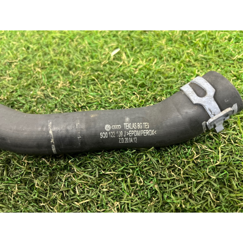 Патрубок (система охлаждения) AUDI A3 8V 2018 2.0 CZRA 5Q0122109J