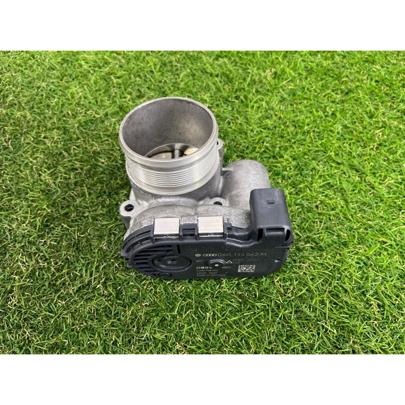 Дроссельная заслонка (электрика двигателя) AUDI A4 B9 2017 2.0 06K133062M