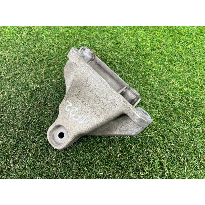Кронштейн подушки двигателя (кронштейны двигателя) BMW 2-series F22 2015 2.0 22116788610