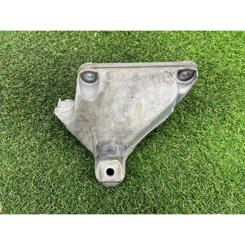 Кронштейн подушки двигателя (кронштейны двигателя) BMW 2-series F22 2015 2.0 22116788610