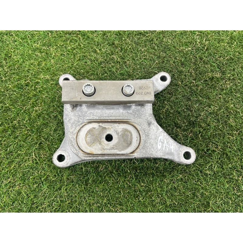Кронштейн КПП (трансмиссия) AUDI A4 B9 2017 2.0 8W0399118C
