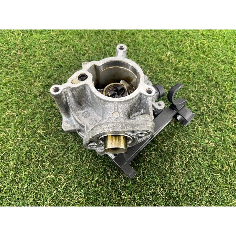 Вакуумный насос (тормозная система) AUDI A4 B9 2017 2.0 06K145100P