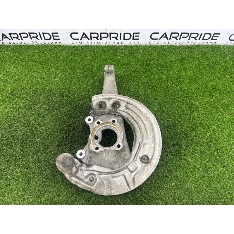 Поворотний кулак (підвіска) BMW 5-series G30 2017 2.0 B46B20 31206884382