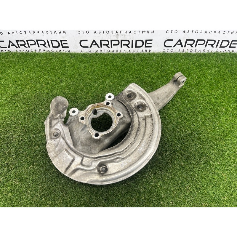 Поворотний кулак (підвіска) BMW 5-series G30 2017 2.0 B46B20 31206884382